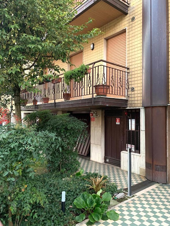 Holidays Apartment Toti To Fulfill Your Wishes Местре Екстериор снимка